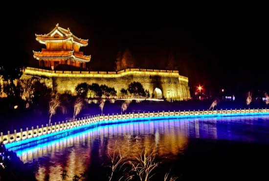 “亮化工程”为荆州古城增光添彩城市品味随之提升