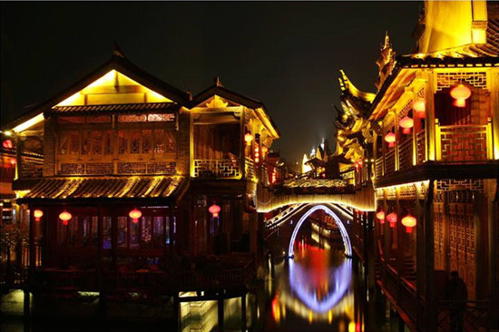 古建筑景观亮化工程展现出城市特色与魅力