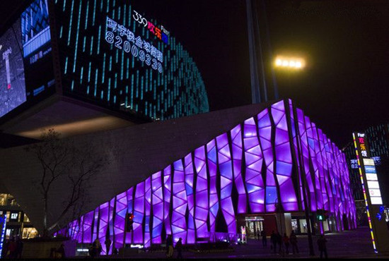 户外玻璃建筑亮化如何选用灯具安装技巧